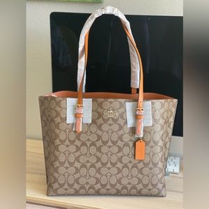 Brand New with Tag Coach Mollie Tote In Signature Canvas - Im/Khaki Sedona
